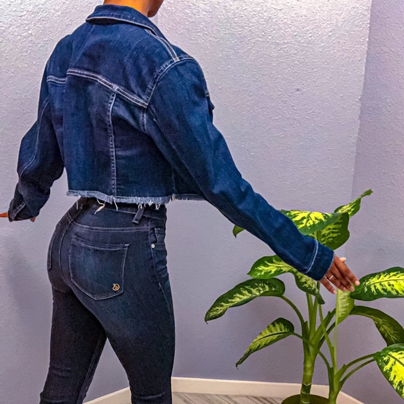 Cropped Denim Jacket - Picture 5 of 6